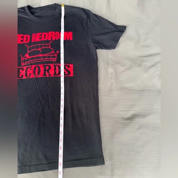 One Tree Hill Red Bedroom Records T-Shirt - Picture 3 of 6